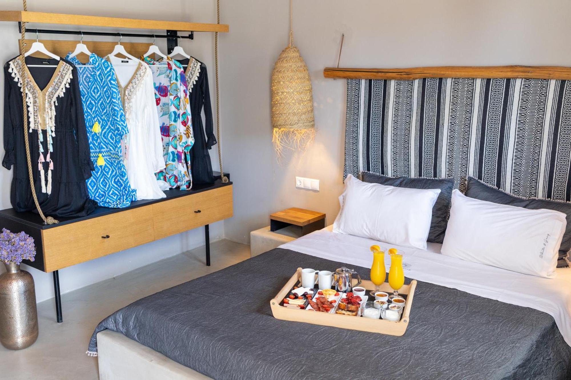 White And Grey Apartment Mykonos Town Bilik gambar
